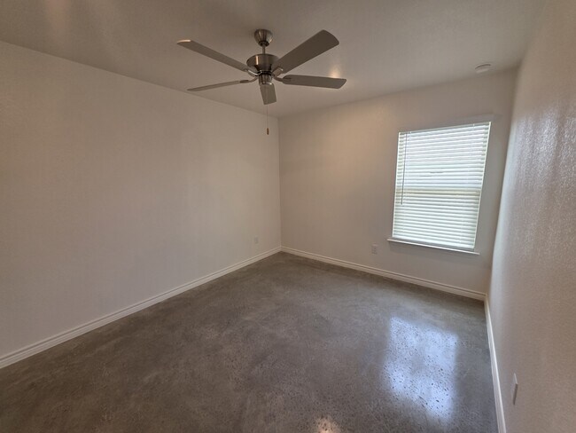 Building Photo - 1222 Concord Dr