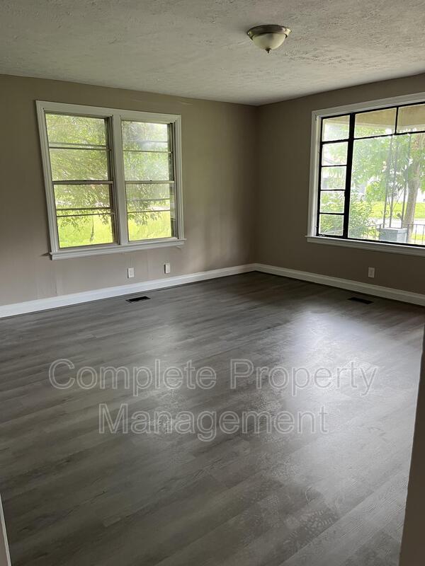 Building Photo - 3212 Avenue G