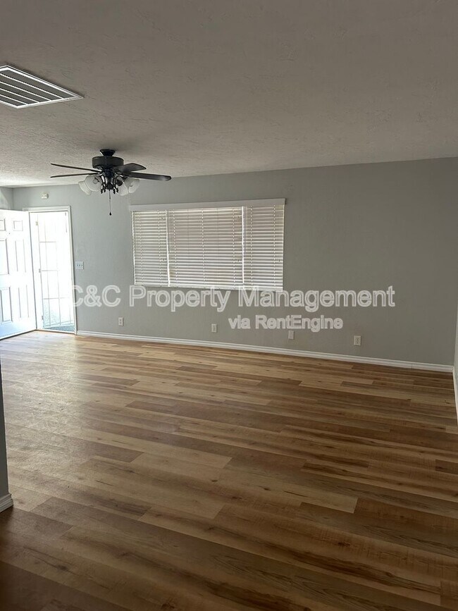 Foto del edificio - 22394 Lone Eagle Rd