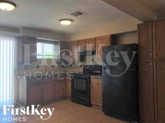 Foto del edificio - 4322 E Grove St