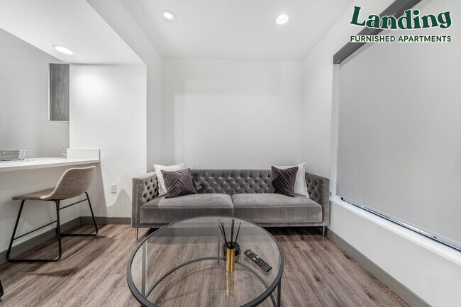 Foto del edificio - 5066 Romaine St