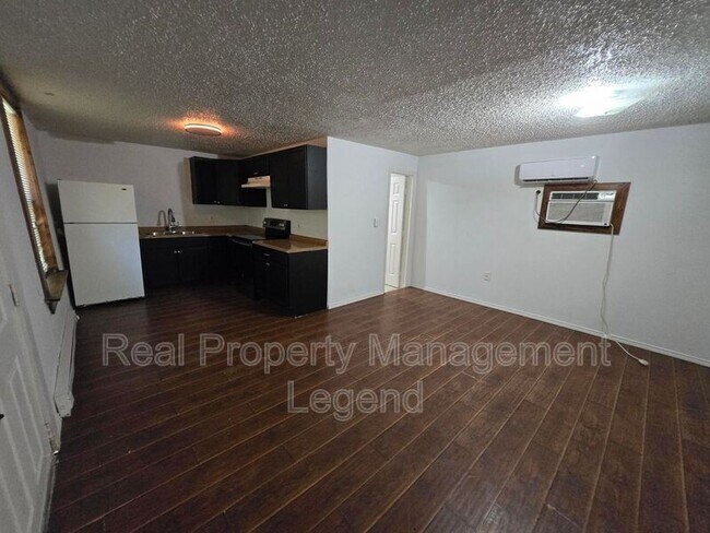 Building Photo - 933 Gillham Rd