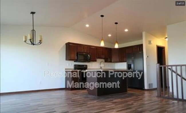 Building Photo - 3362 Maple Leaf Loop S
