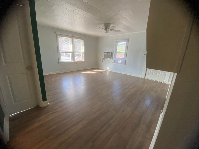 Foto principal - 724 W Main St