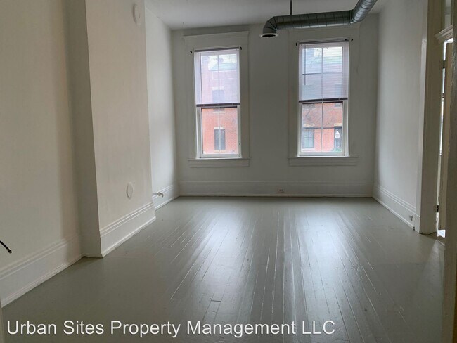 Building Photo - 1425 Main St