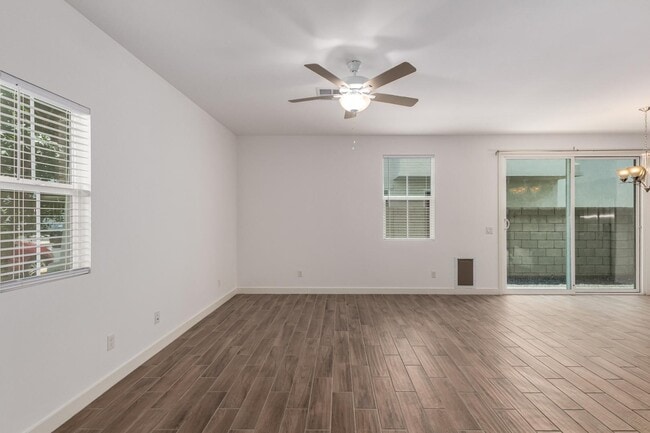 Building Photo - 5552 S Dillon