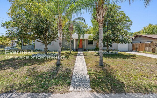 Foto del edificio - 5600 Tangerine Ave S