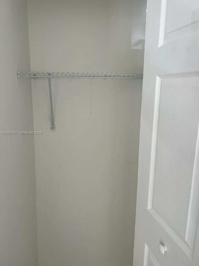 Foto del edificio - 526 SW 64th Ave