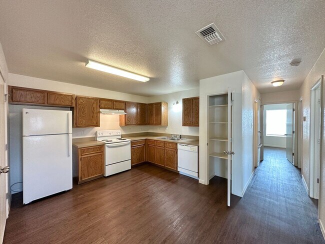 Foto del edificio - 3811 John Chisholm Loop