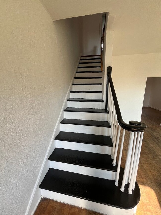 Building Photo - 3265 Sunset Blvd