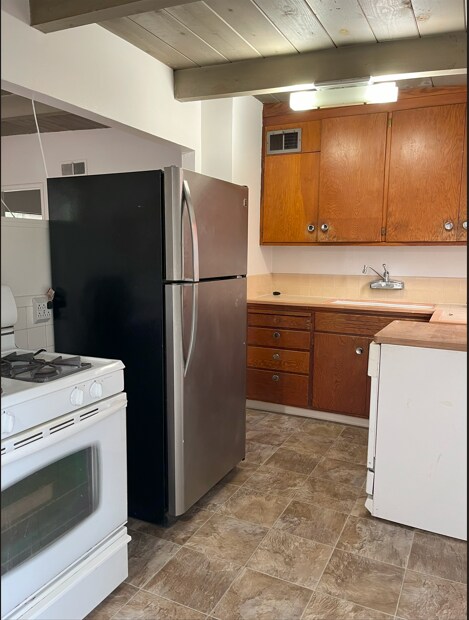 Foto del edificio - 2081 Hanover St