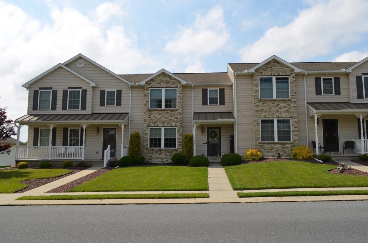 184 Gable Dr, Myerstown, PA 17067 Townhouse for Rent in Myerstown, PA