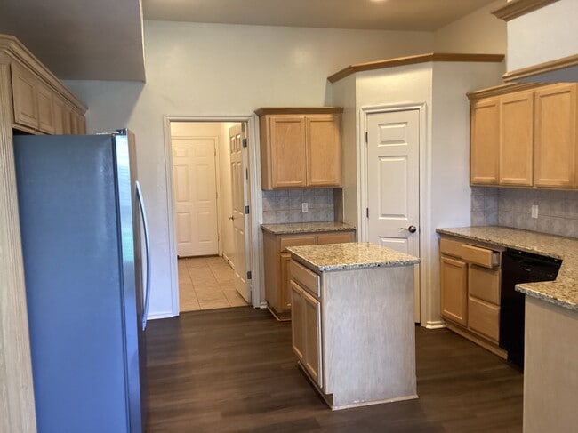 Building Photo - 17552 Zinc Dr