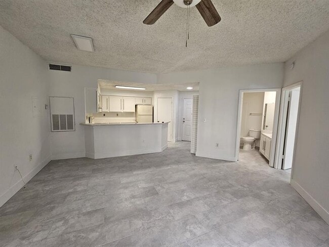 Building Photo - 2445 SW 18th Terrace