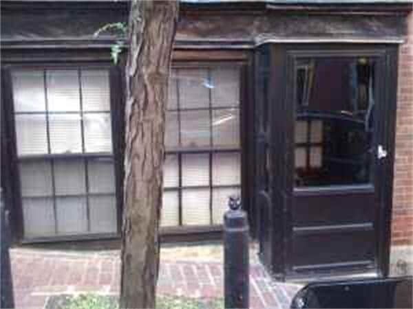 Building Photo - 53 Garden St