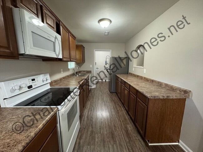 Foto del edificio - Rocking Chair front porch in Mint Hill!