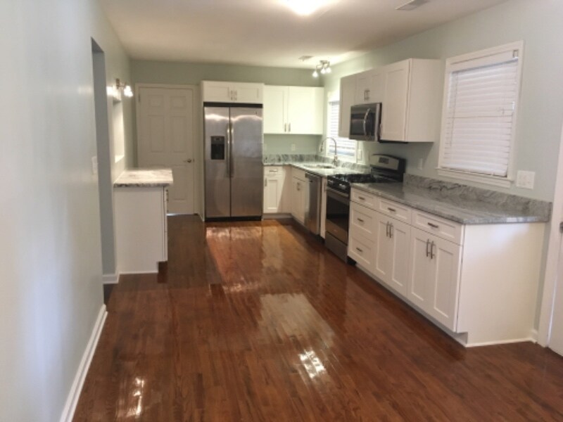 Foto del edificio - 215 Cardinal Dr