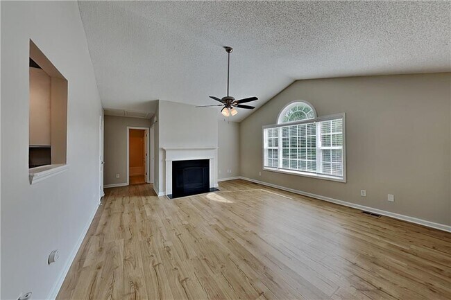 Foto del edificio - 42 Oak Springs Ln