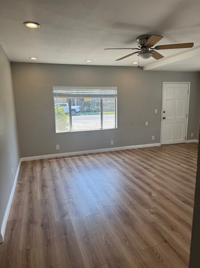 Foto del edificio - 1535 Patricia Ave