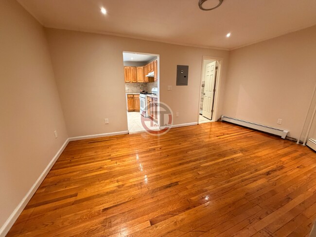 Foto del edificio - 2320A Powell Ave