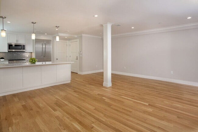 Foto del edificio - 36 Longwood Ave