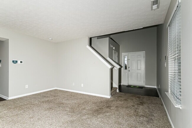 Foto del edificio - 1396 Pencross Ln