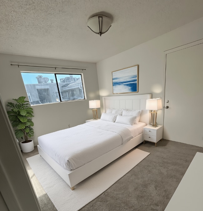 Building Photo - 1845 Kendall St