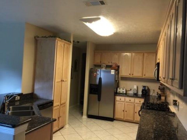 Building Photo - 7700 Oakmont Dr