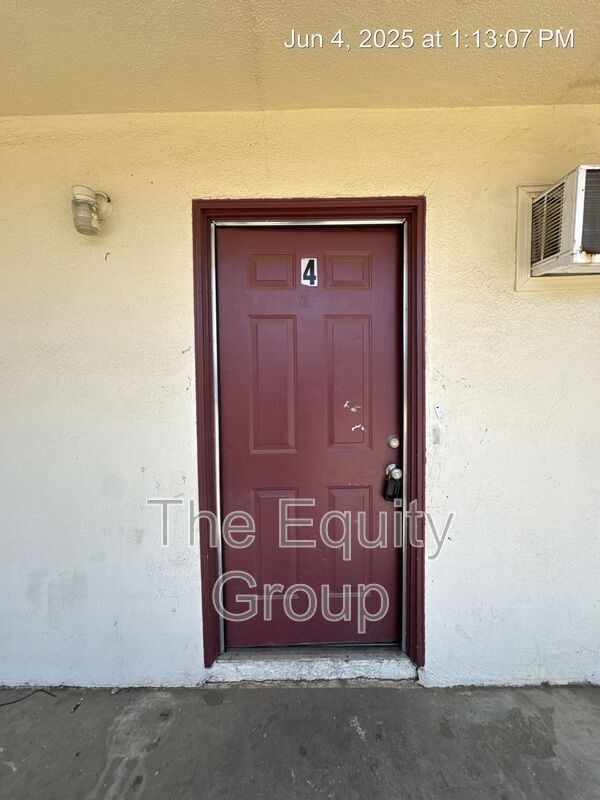 Primary Photo - 352 S Blackstone St