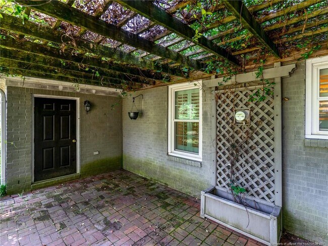 Building Photo - 602 Westmont Dr