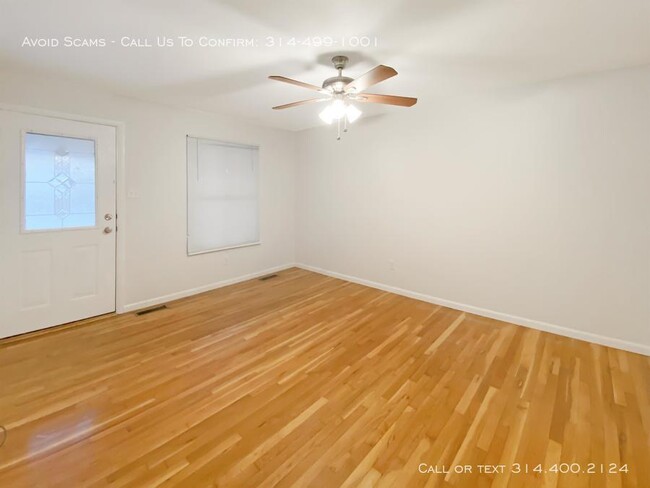 Building Photo - 2355 Hawthorne Manor Dr