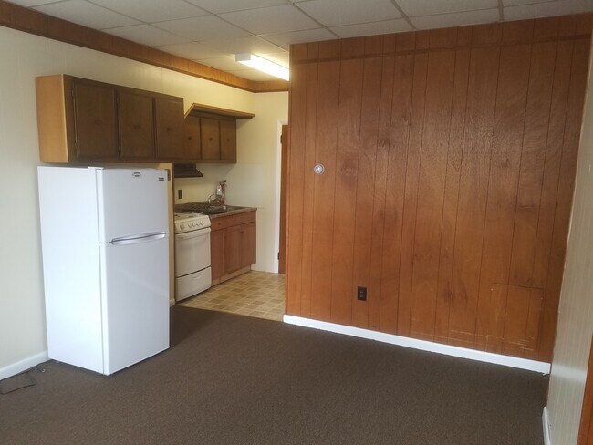 Building Photo - Spring City Efficiency - All utilities inc...