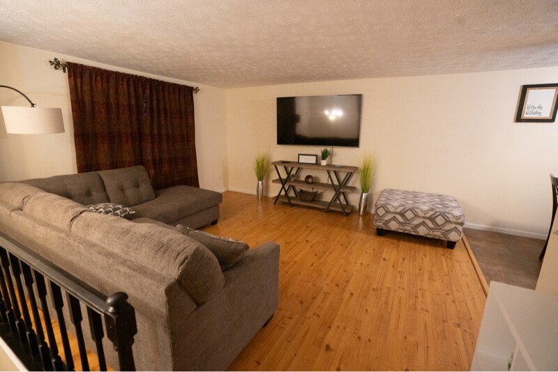 Foto principal - 206 Libby Ln