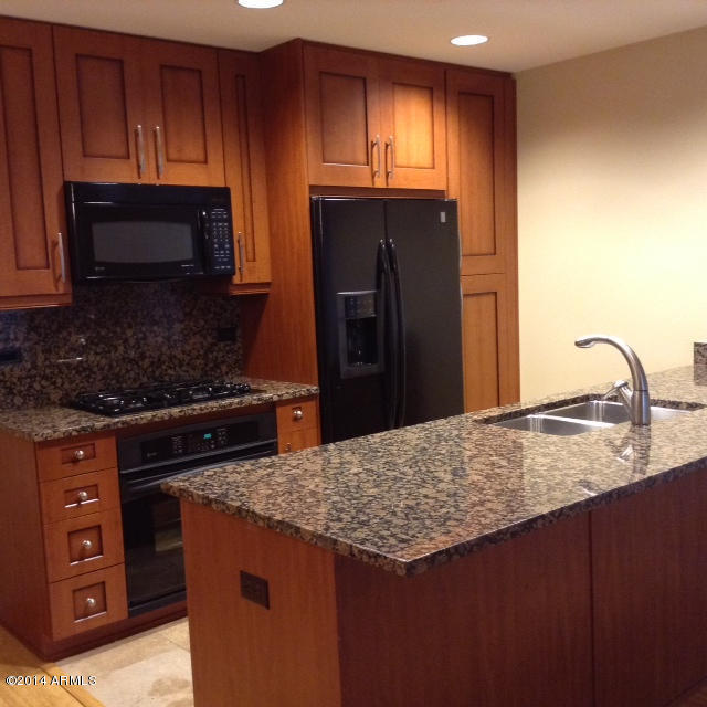 Building Photo - 7137 E Rancho Vista Dr