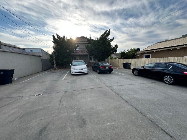 Foto del edificio - 1630 Parker Ave