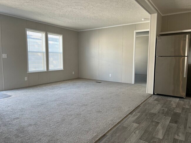 Building Photo - 226 Maple