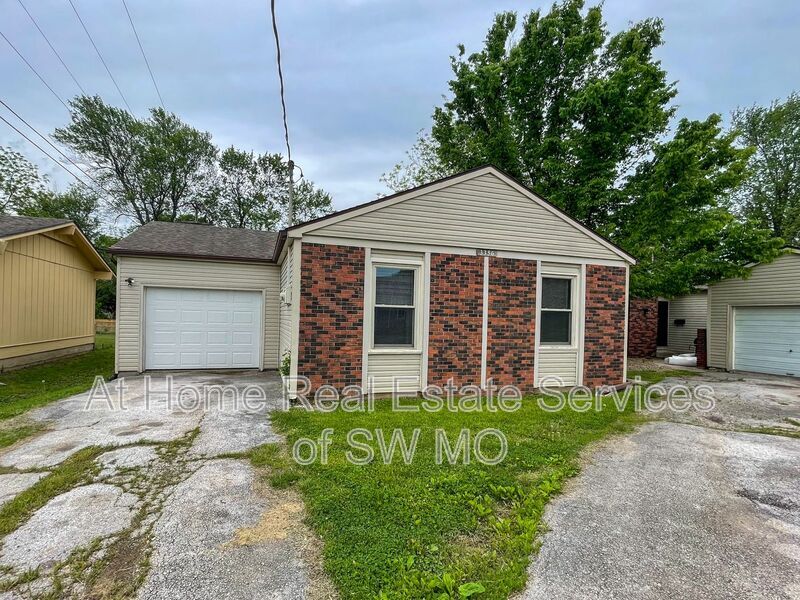 Foto principal - 3356 E Whiteside St