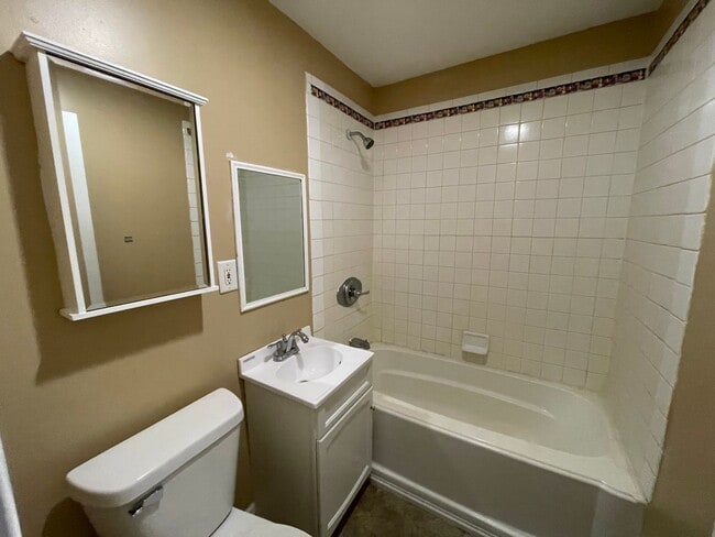 Foto del edificio - Spacious 2-Bedroom Home!