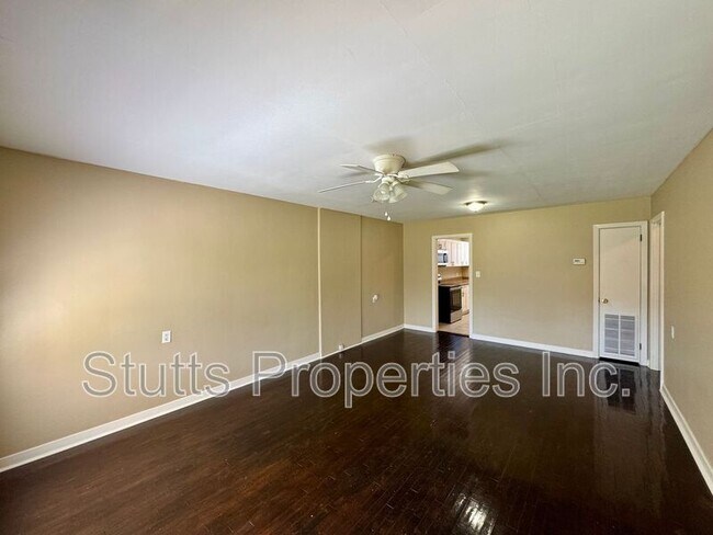 Building Photo - 1706 E 28th St