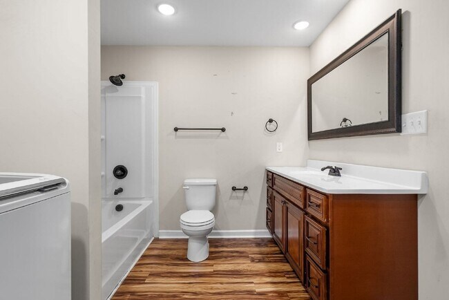 Foto del edificio - 1709 Evans Rd