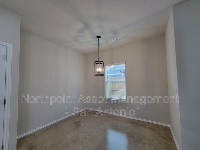 Foto del edificio - 8735 Key Windy Way