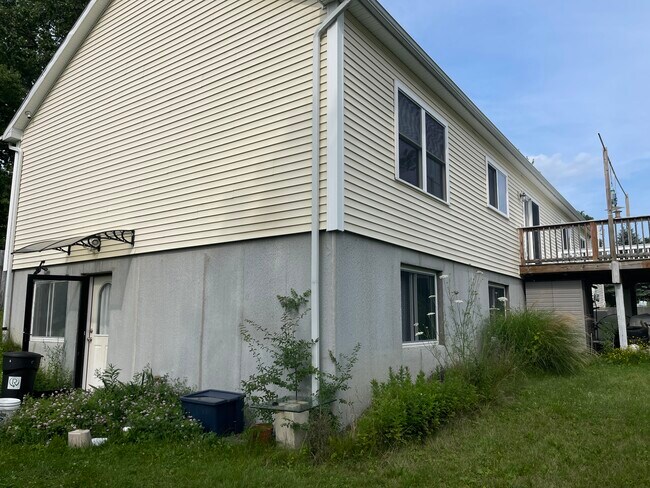 Apartamento lado sur (dos dormitorios, ventanas, nivel inferior). - 12 Peregrine Way