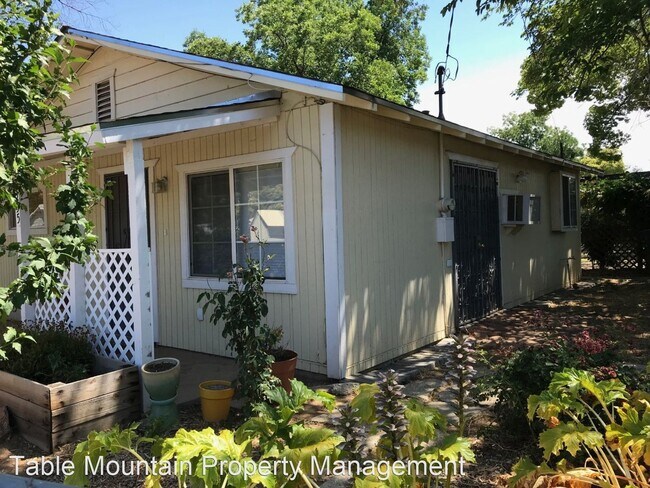 Building Photo - 2 br, 1 bath House - 3355 Roseben Ave