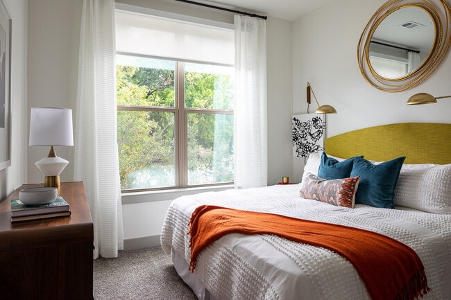 Interior Photo - Bellrock Summer Street