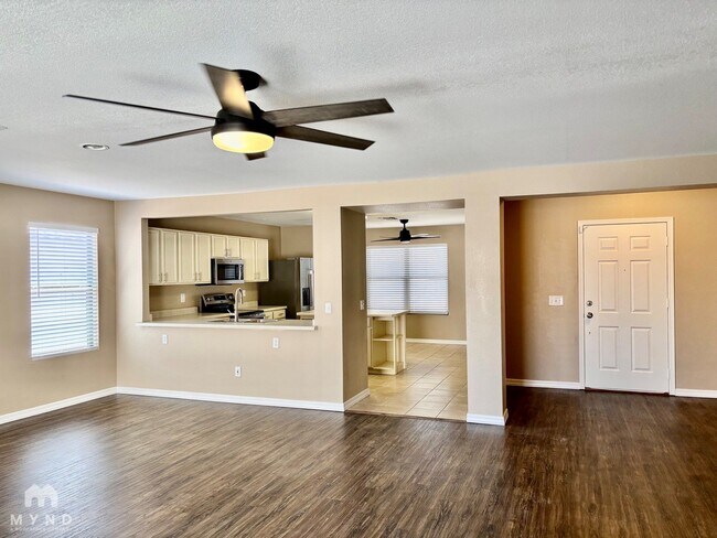 Foto del edificio - 8128 W Mission Ln