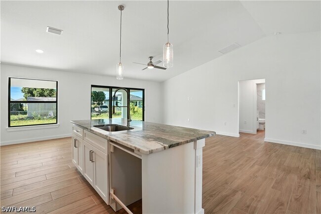 Building Photo - 2808 24th St SW