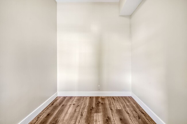 Building Photo - MISSION APARTMENT FOR RENT $5,000