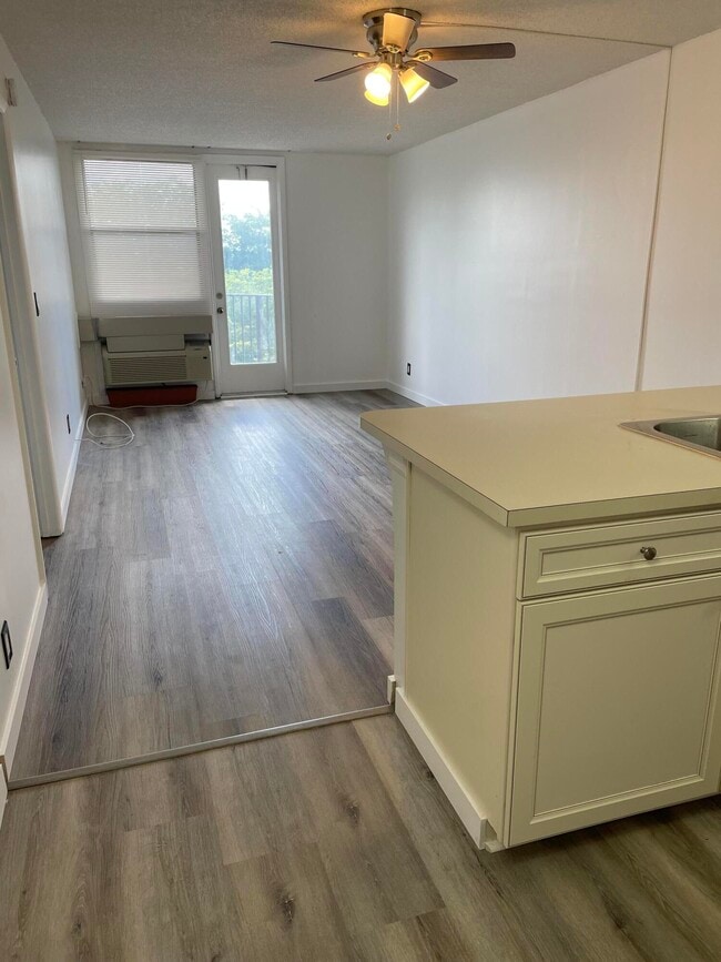 2701 Riverside Dr Unit 514B, Coral Springs, FL 33065 Condo for Rent