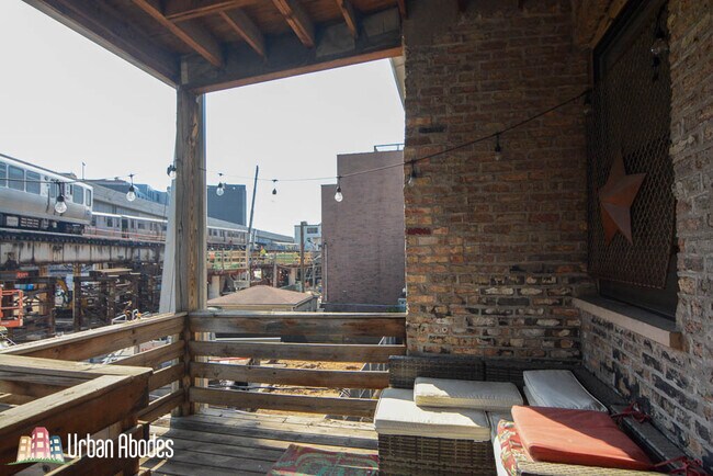 Foto del edificio - 3339 N Sheffield Ave