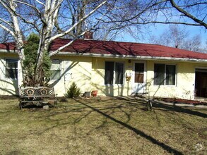 Building Photo - 1204 W Springfield Ave
